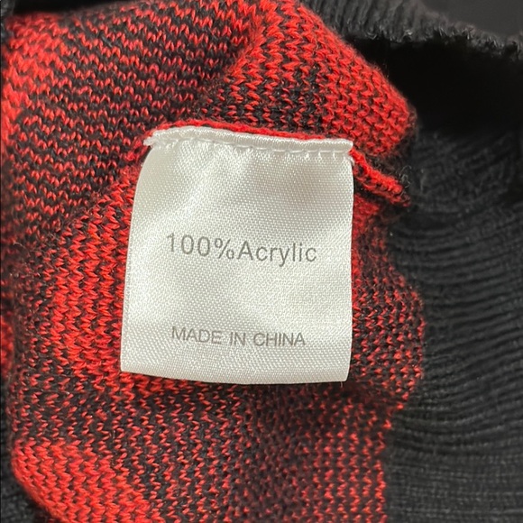 Black Sweater with Red Hearts bundle - Picture 5 of 7